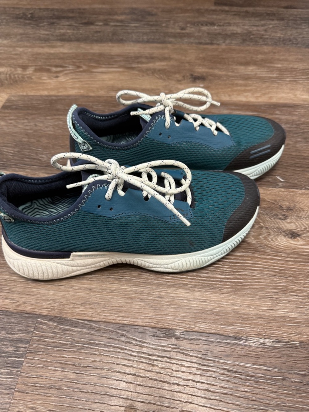 L.L. Bean Teal and Black Women's Athletic Lace-Up Sneakers